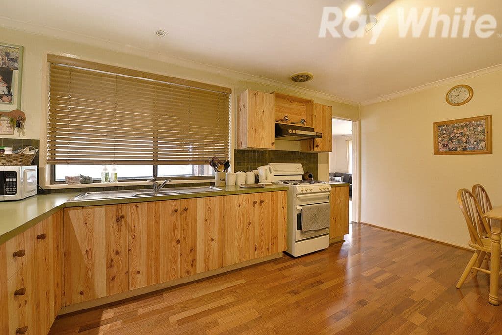 19 Haverstock Hill Close, Endeavour Hills VIC 3802, Endeavour Hills - Thumbnail 3