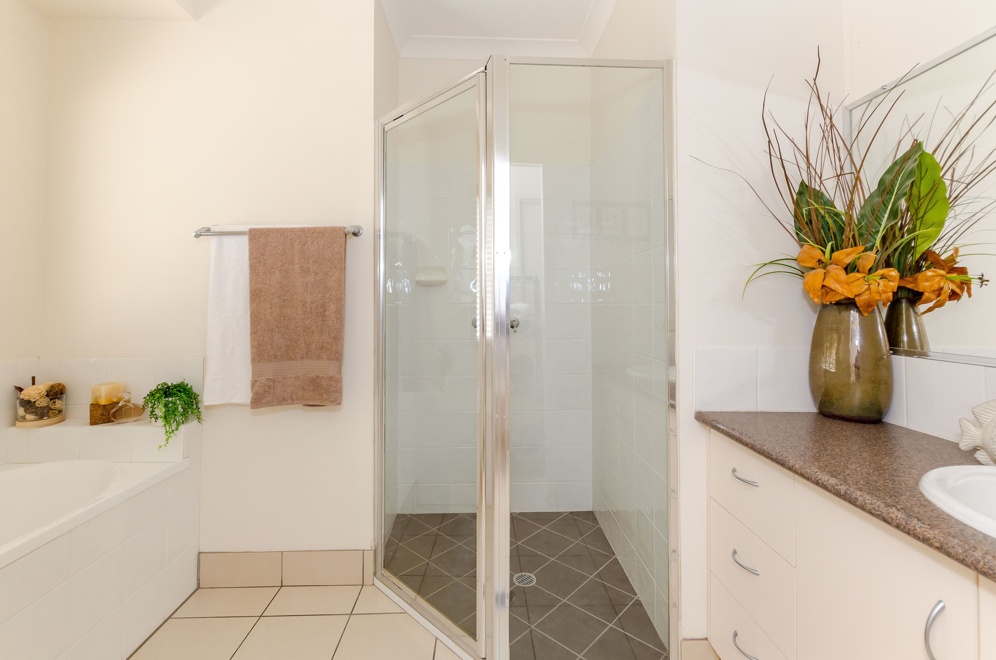 129 Emmadale Drive, New Auckland QLD 4680, New Auckland - Thumbnail 7