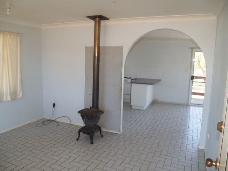 25 Mort Street, LAIDLEY QLD 4341, Laidley - Thumbnail 2
