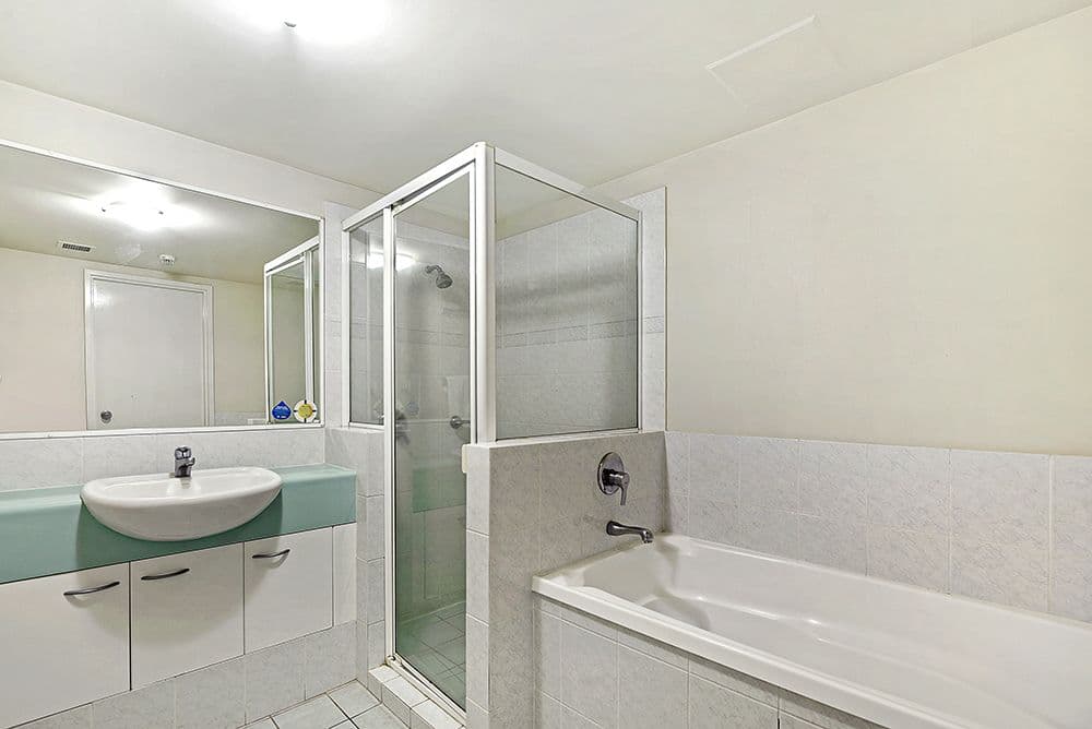 32 Surf Parade, Broadbeach QLD 4218, Broadbeach - Thumbnail 5