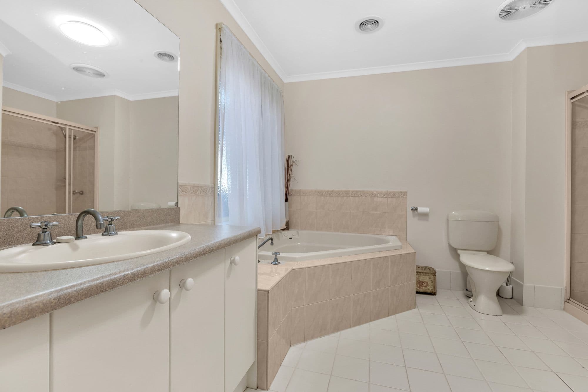 36 Brookville Avenue, Werribee VIC 3030, Werribee - Thumbnail 8