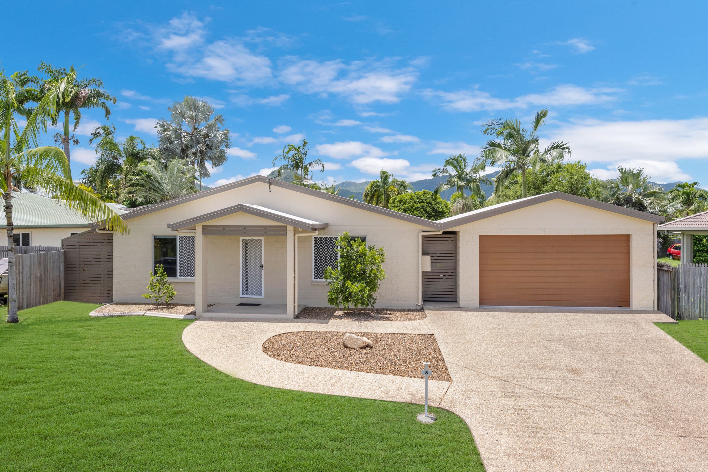 8 Jewel Court, Rasmussen QLD 4815, Rasmussen - Image 1