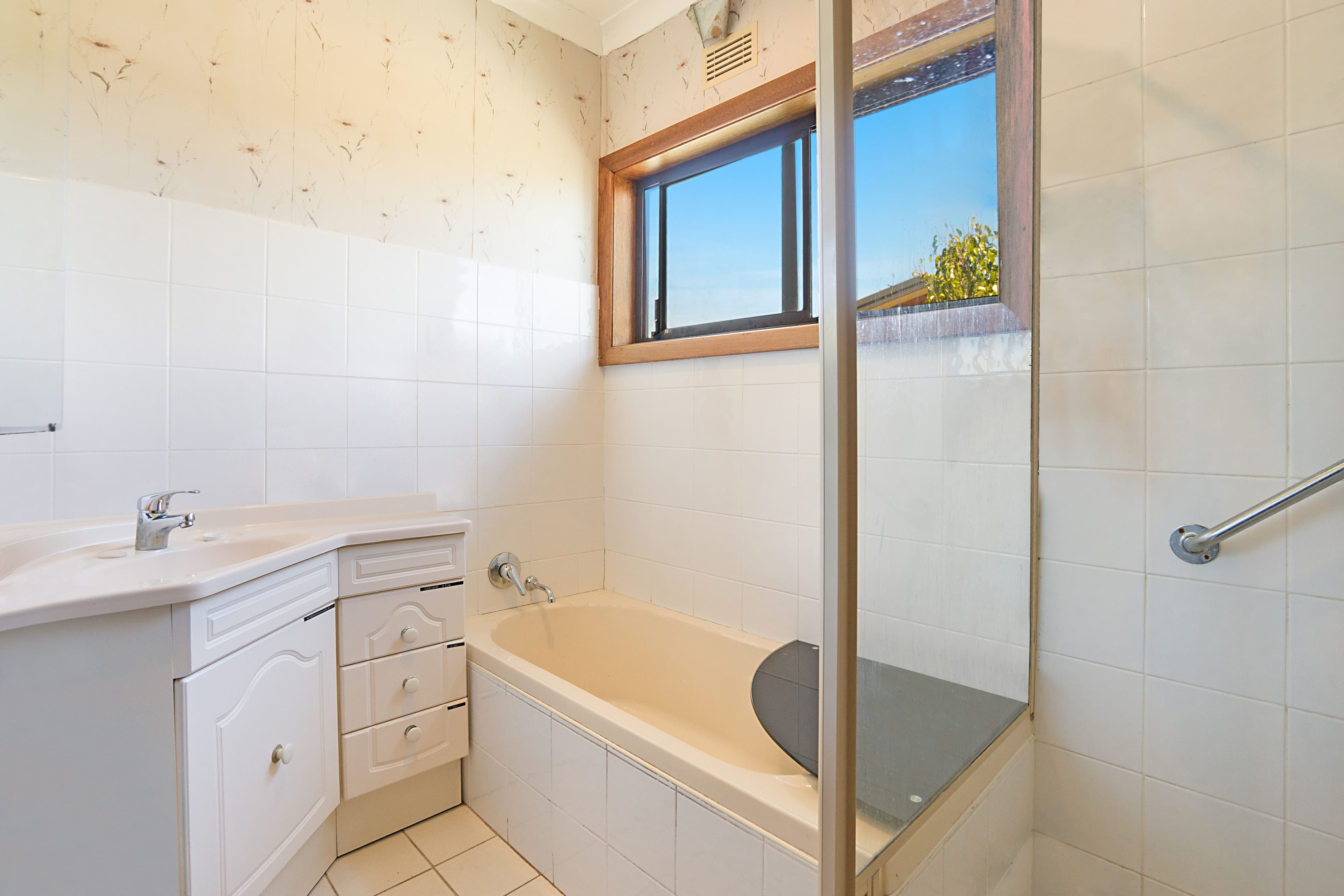 45 Camellia Circle, Woy Woy NSW 2256, Woy Woy - Thumbnail 7
