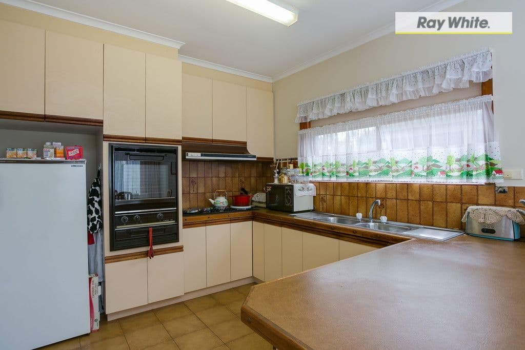 8 Cosmos Street, DROMANA VIC 3936, Dromana - Thumbnail 4