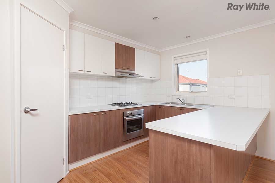 4 Landers Court, Caroline Springs VIC 3023, Caroline Springs - Thumbnail 5