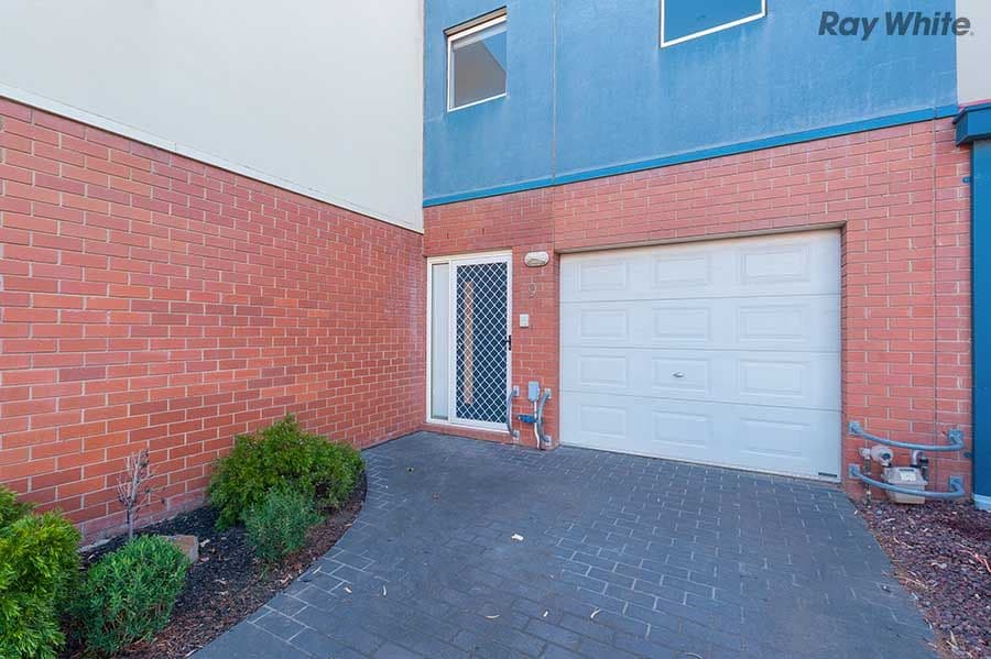 4 Landers Court, Caroline Springs VIC 3023, Caroline Springs - Thumbnail 6