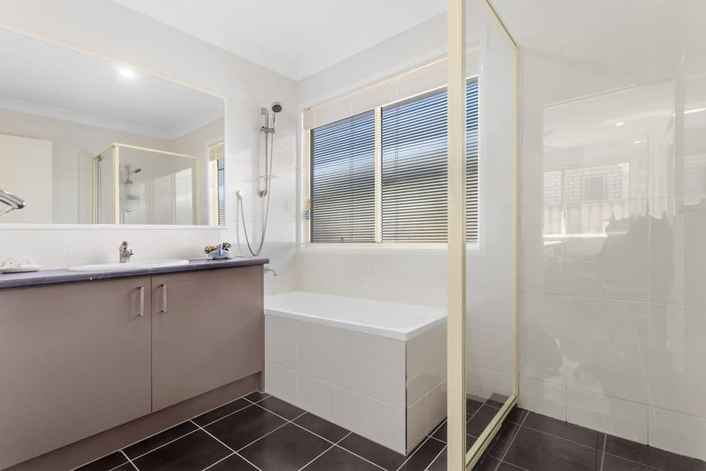 26 Watarrka Avenue, Fitzgibbon QLD 4018, Fitzgibbon - Thumbnail 6