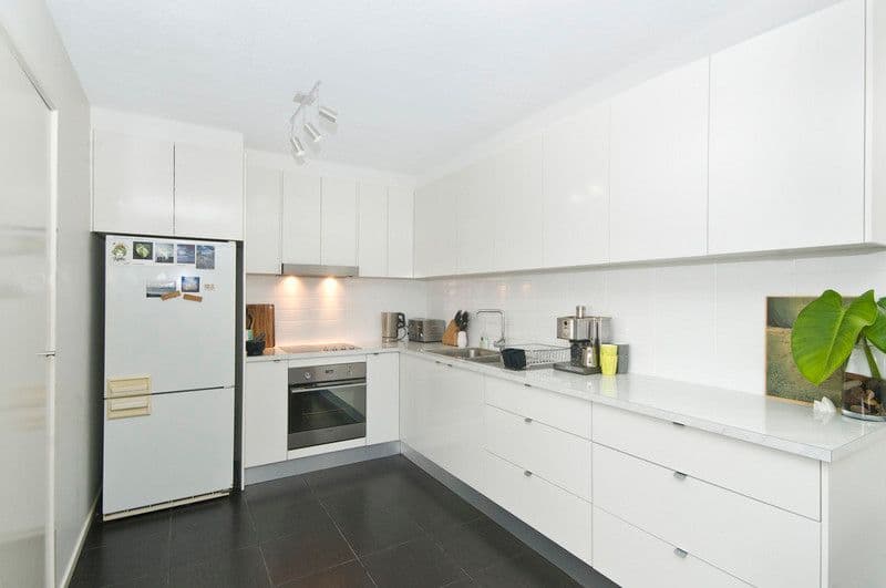 21 Fifteenth Avenue, PALM BEACH QLD 4221, Palm Beach - Thumbnail 5