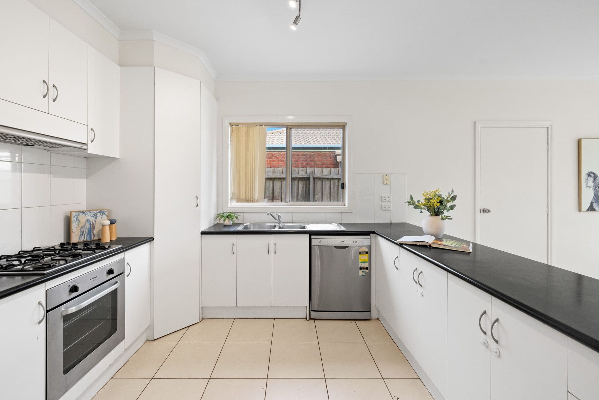 31 Egan Close, Werribee VIC 3030, Werribee - Thumbnail 2