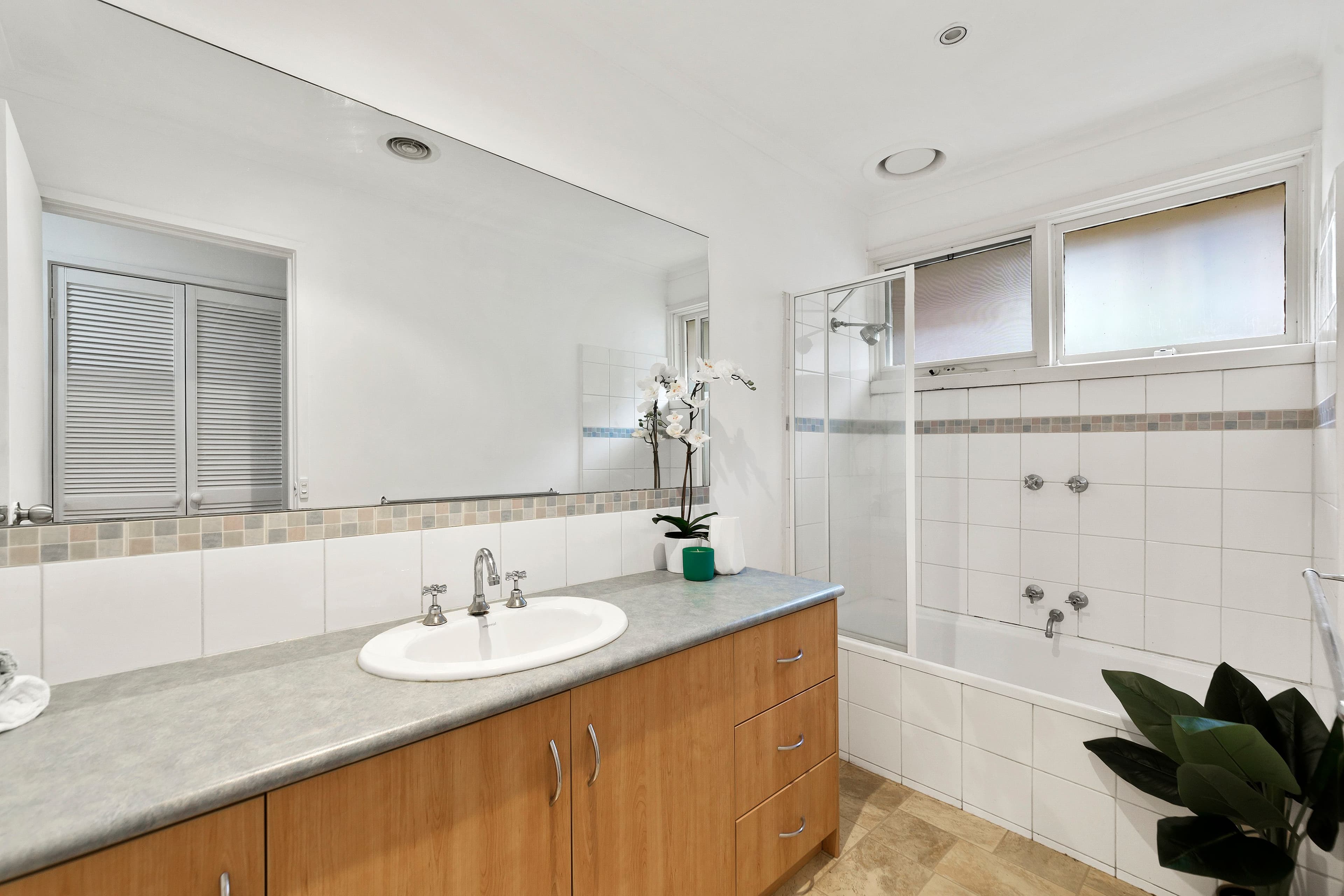 17 Robert Street, Burwood East VIC 3151, Burwood East - Thumbnail 7