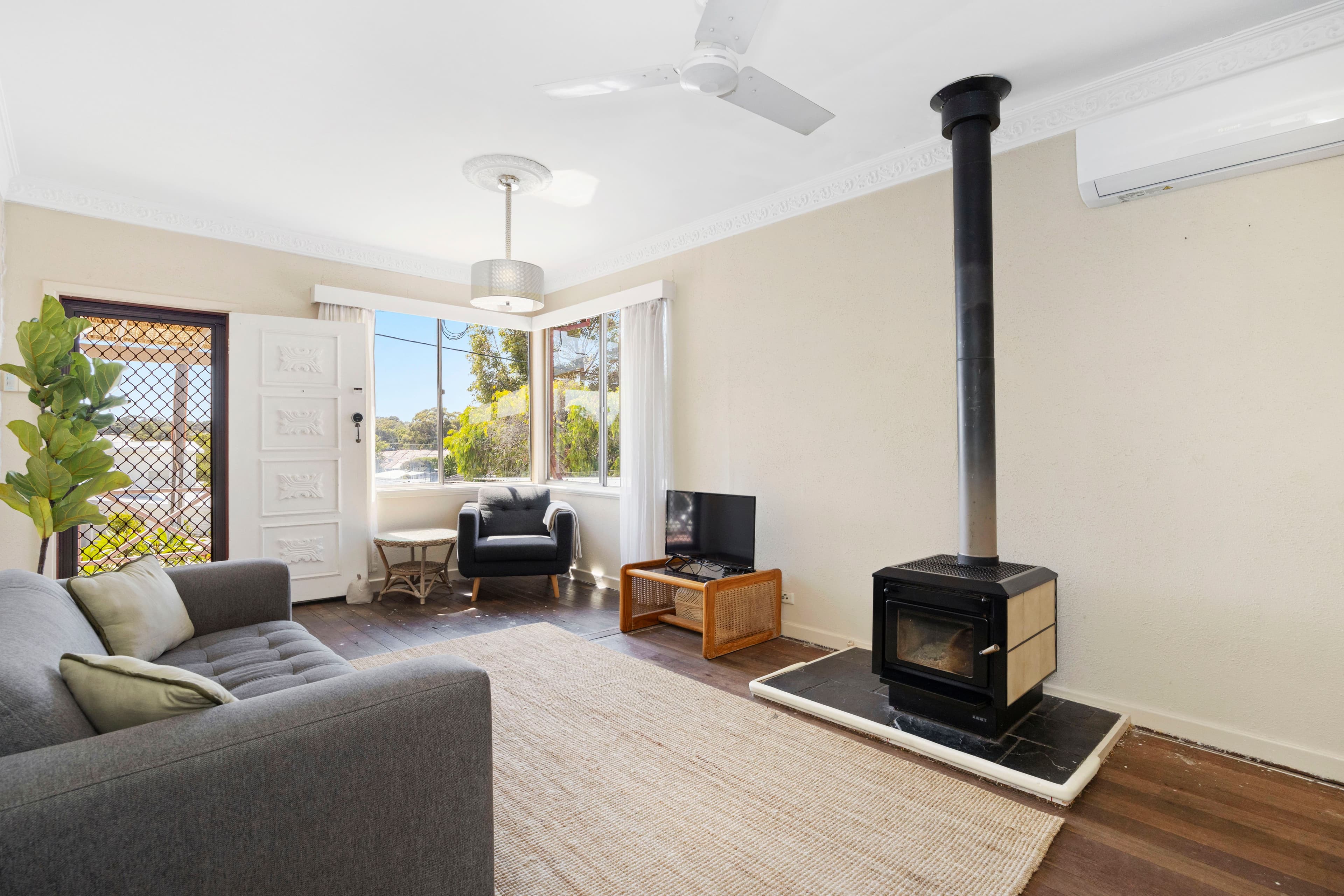 32 Kitchener Street, North Beach WA 6020, North Beach - Thumbnail 2