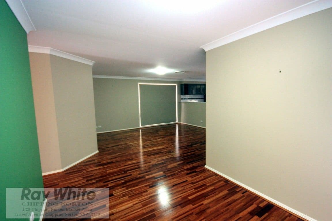 8 Kaputar Court, WATTLE GROVE NSW 2173, Wattle Grove - Thumbnail 2