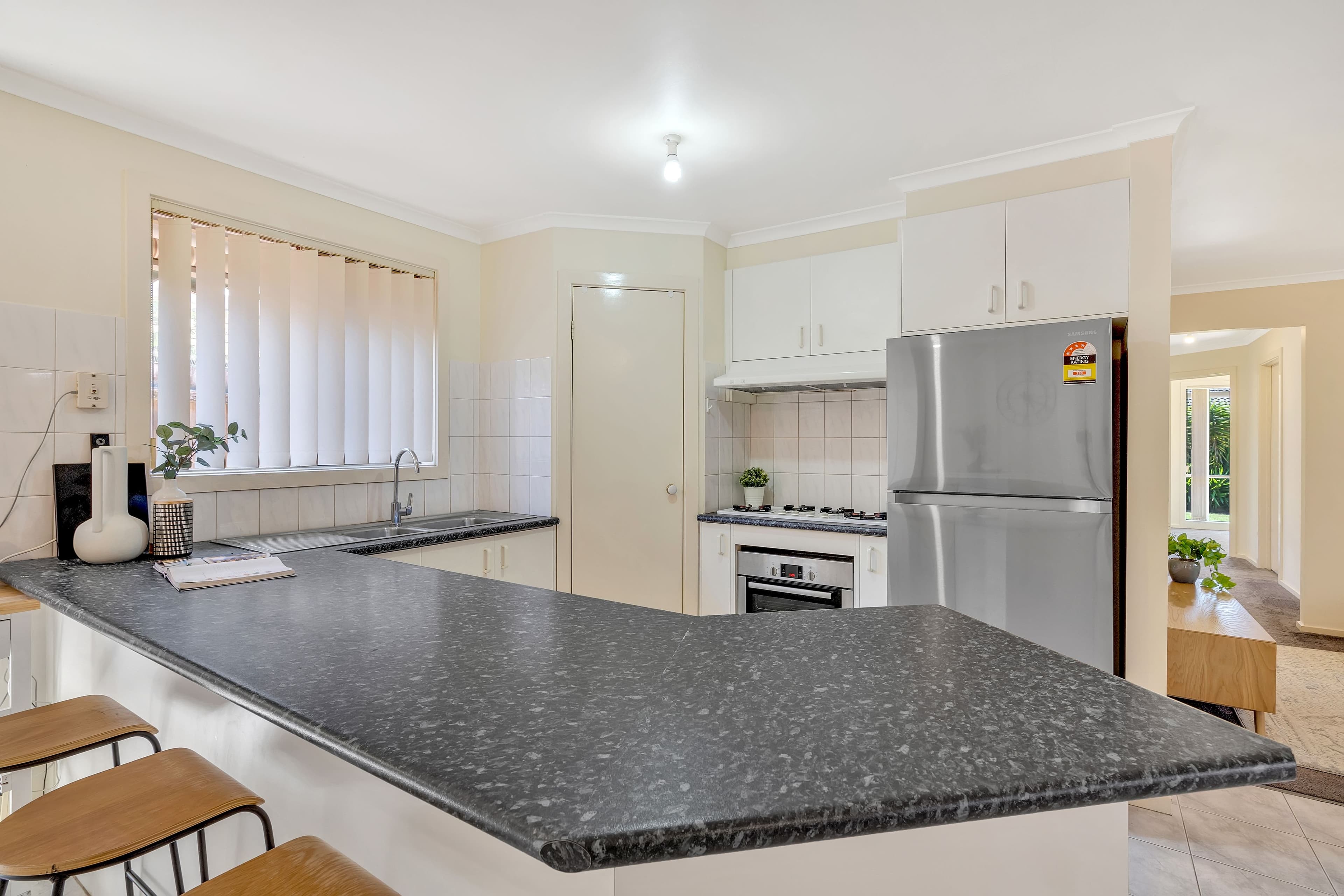 6 Abbott Court, Craigieburn VIC 3064, Craigieburn - Thumbnail 6