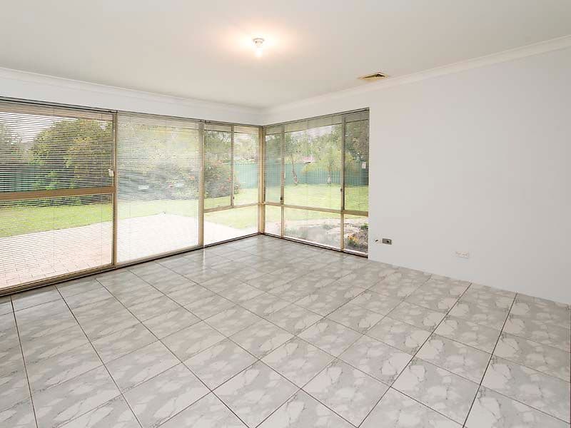 9 Windmill Drive, BIBRA LAKE WA 6163, Bibra Lake - Thumbnail 3