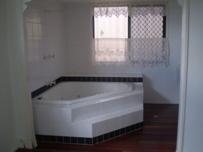 14 Inlet Avenue, Russell Island QLD 4184, Russell Island - Thumbnail 4