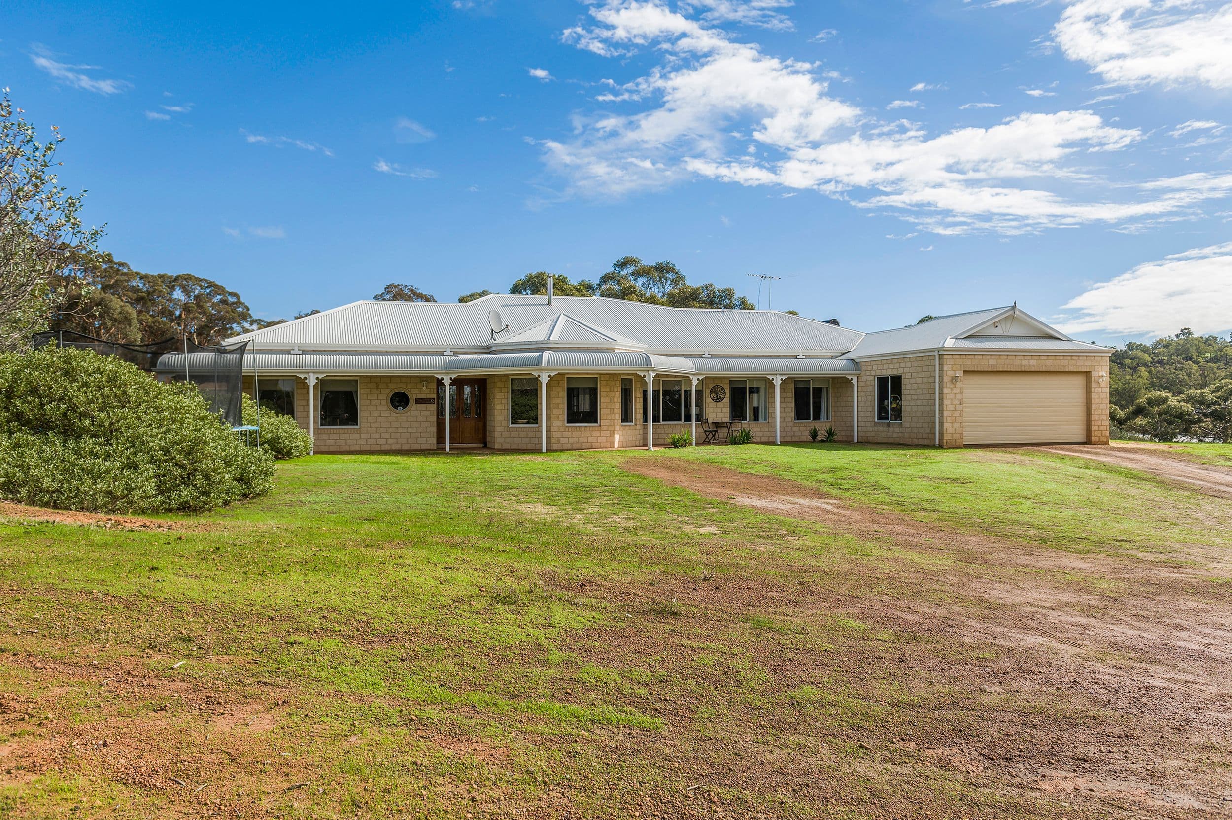 16 Wychwood Close, Bullsbrook WA 6084, Bullsbrook - Image 1