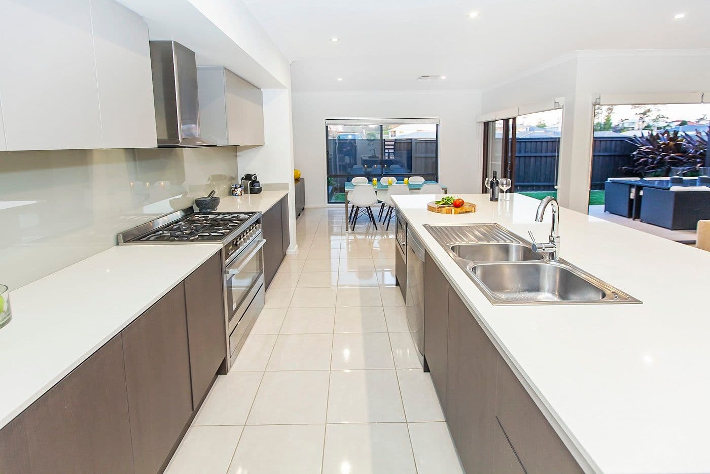 67 Waterside Drive, SPRINGFIELD LAKES QLD 4300, Springfield Lakes - Thumbnail 2