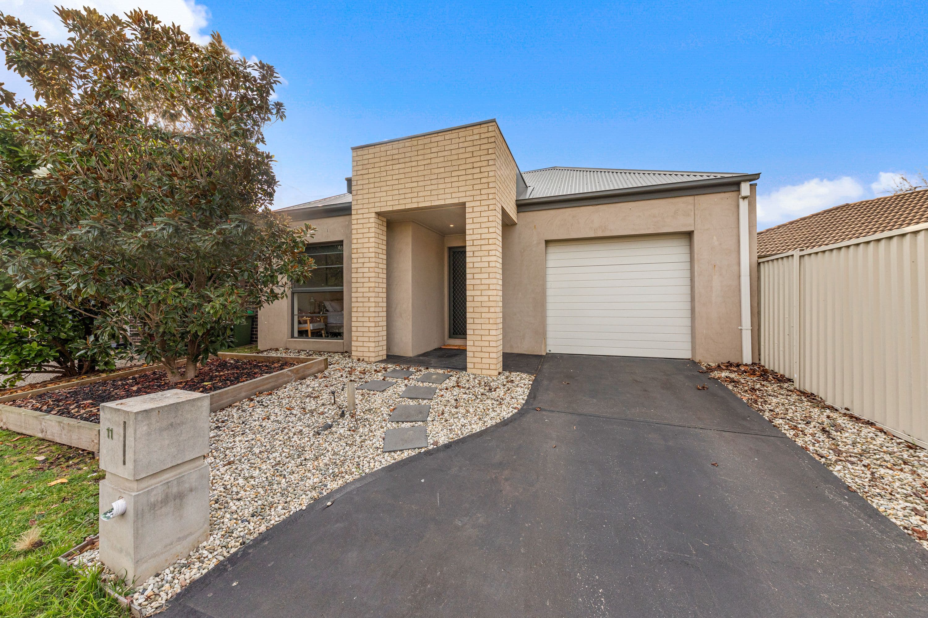 11 Portland Road, Pakenham VIC 3810, Pakenham - Thumbnail 2