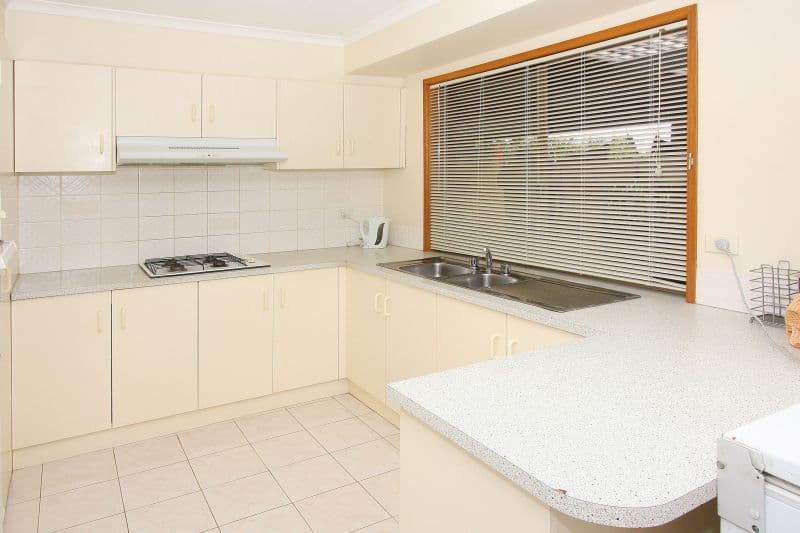7 Brentfield Court, MILL PARK VIC 3082, Mill Park - Thumbnail 3