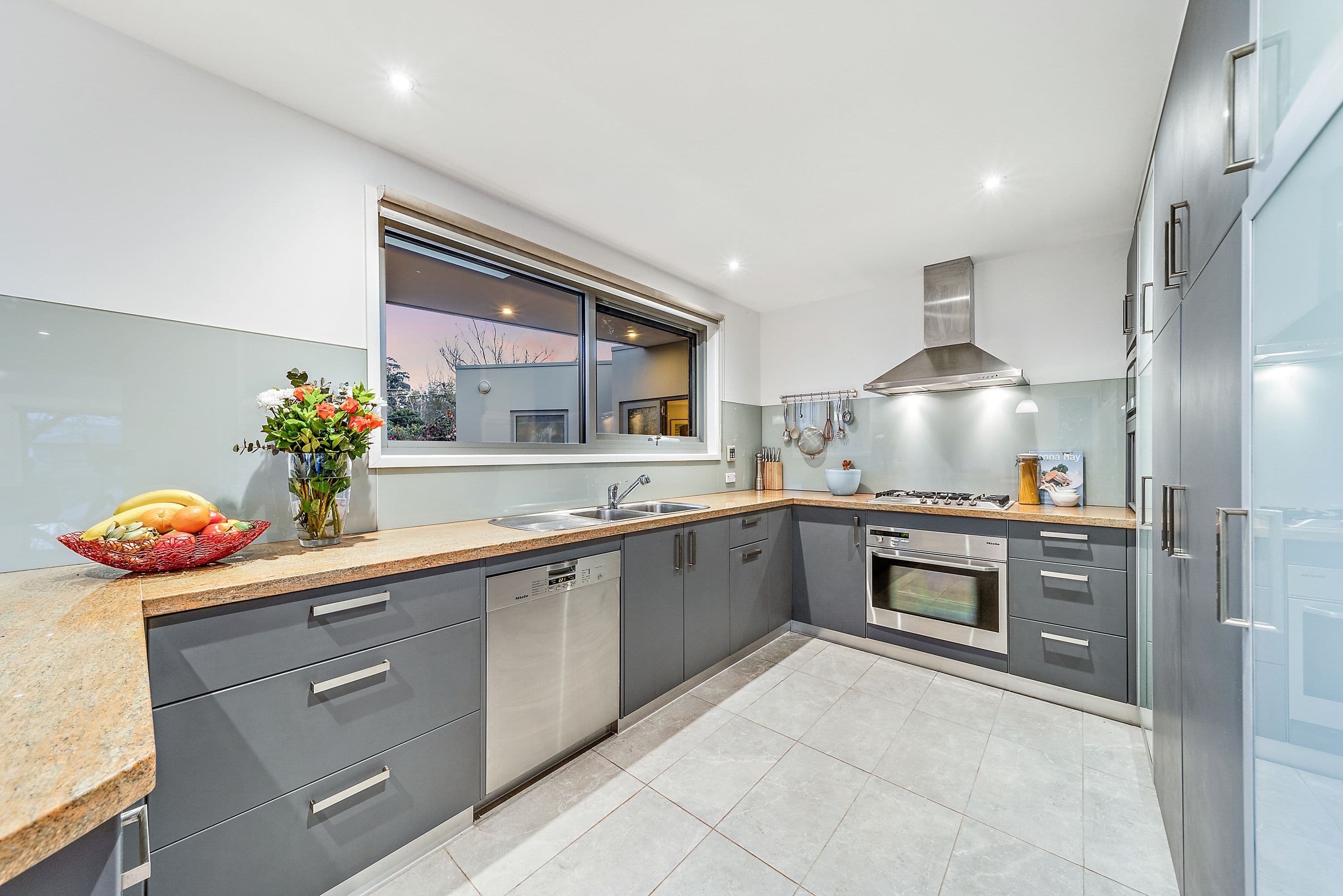 3 Bussell Crescent, Cook ACT 2614, Cook - Thumbnail 5