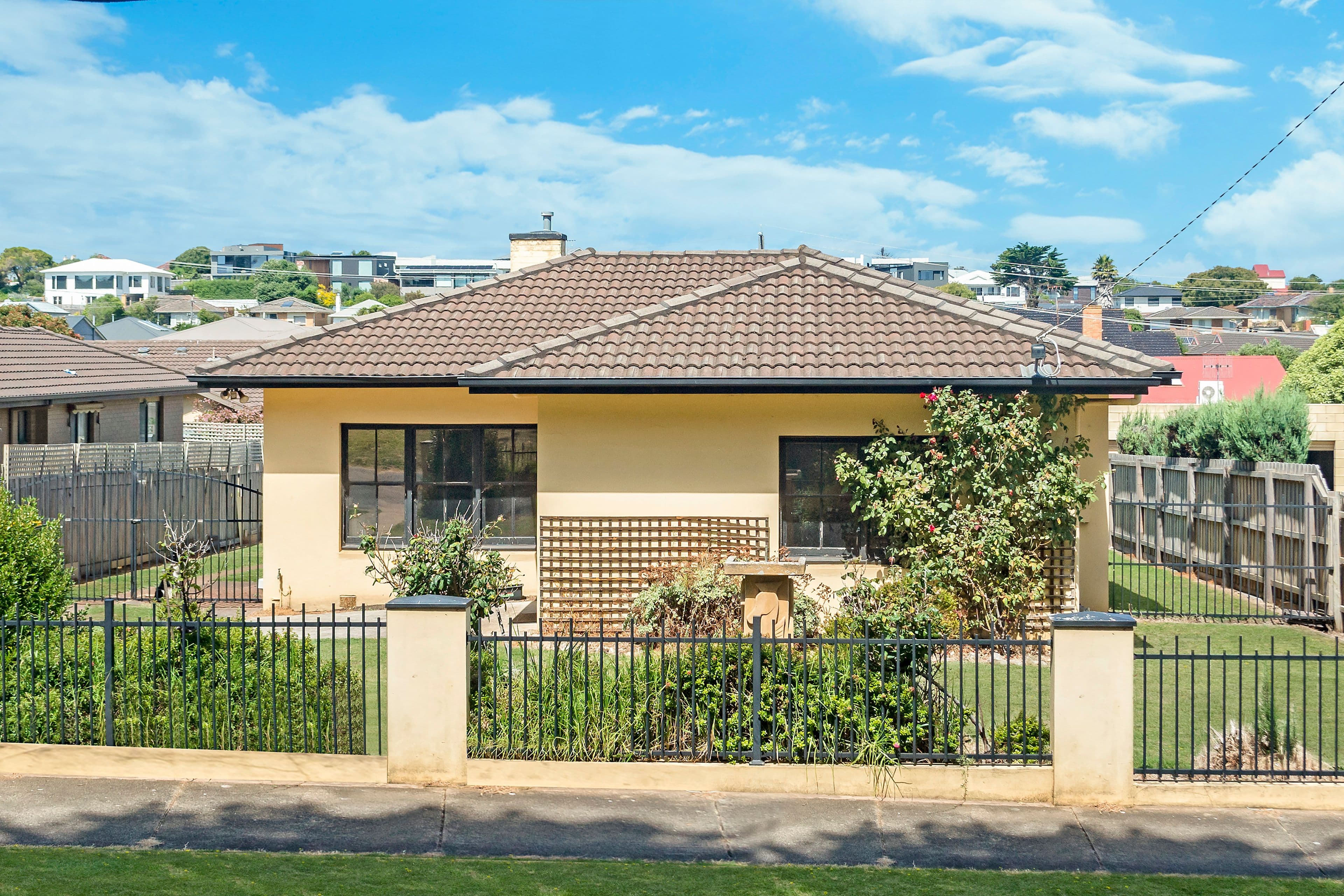 9 Lyndoch Avenue, Warrnambool VIC 3280, Warrnambool - Thumbnail 2