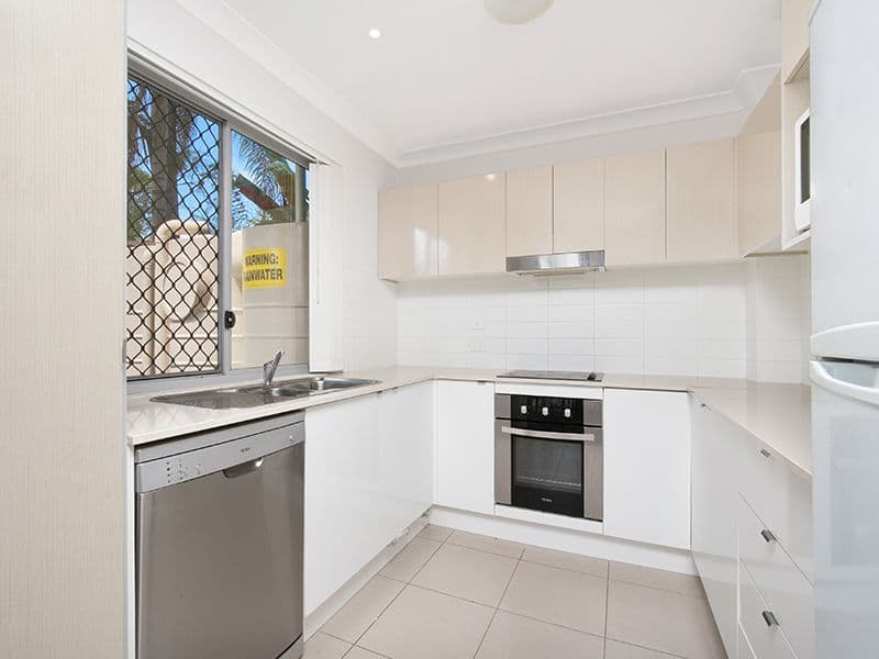 33 Jellicoe Street, Loganlea QLD 4131, Loganlea - Thumbnail 2