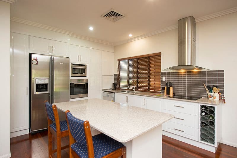 32 William Street, Gladstone Central QLD 4680, Gladstone Central - Thumbnail 2