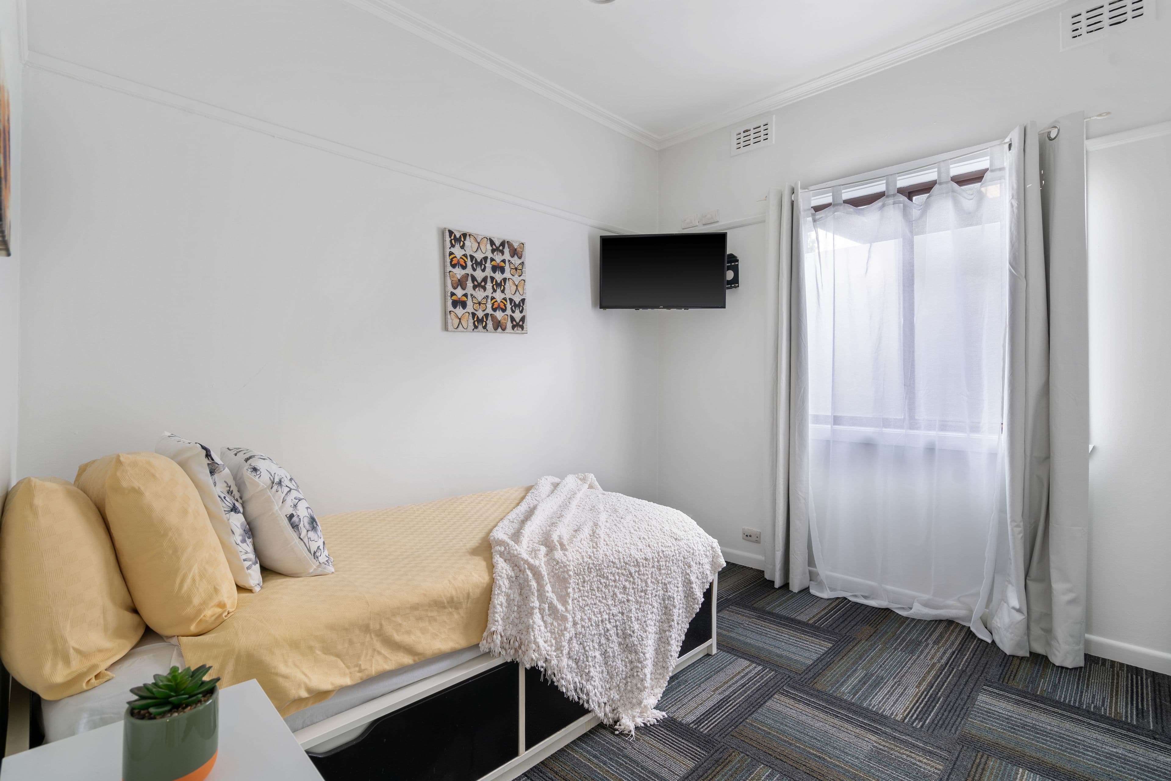 24 Glencairn Avenue, Deer Park VIC 3023, Deer Park - Thumbnail 7
