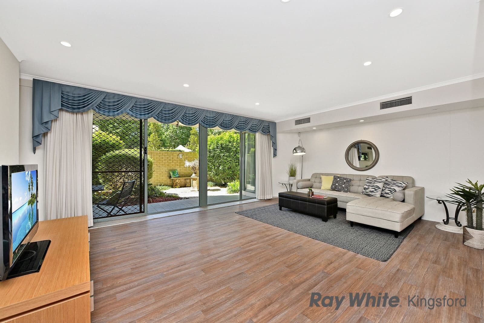 48 Bloomfield Crescent, Elizabeth Downs - Thumbnail 3