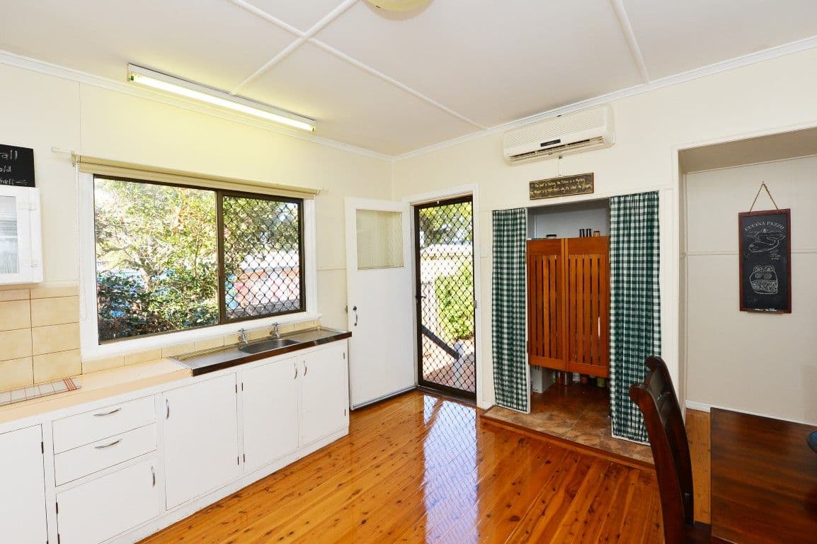 36 Stehn Street, HARRISTOWN QLD 4350, Harristown - Thumbnail 4