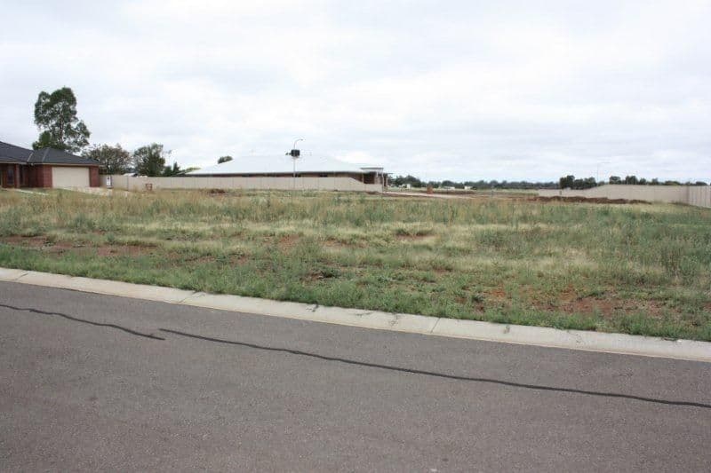 33 Chisnall Street, COROWA NSW 2646, Corowa - Image 1
