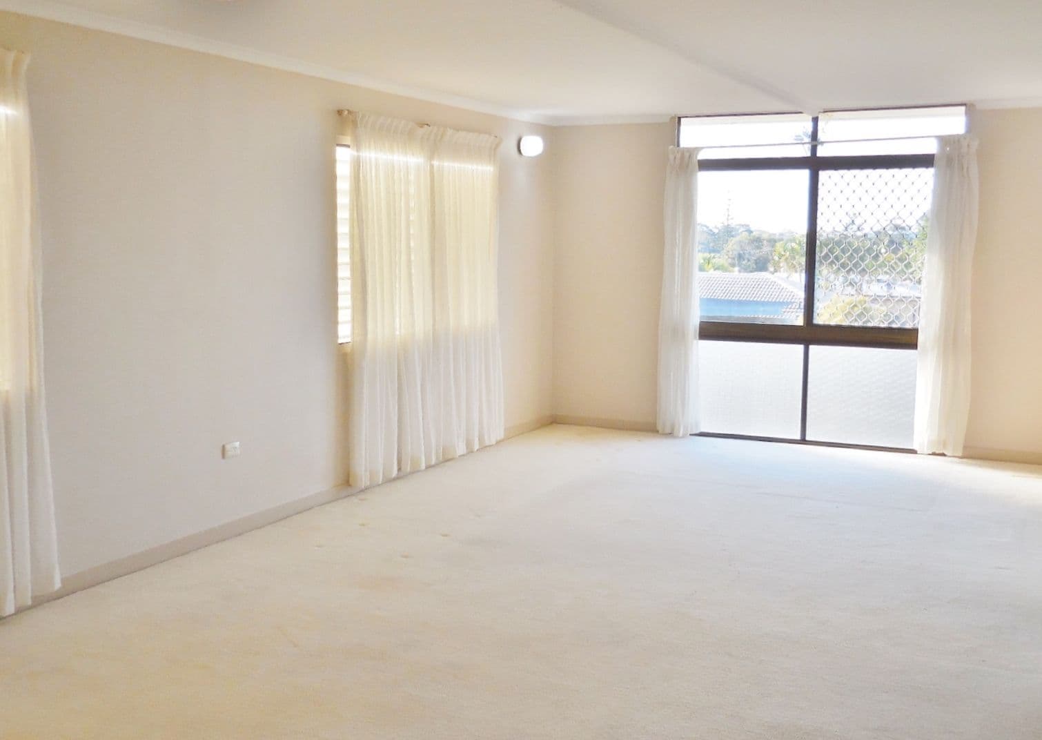 61 Hillcrest Avenue, Scarness QLD 4655, Scarness - Thumbnail 2