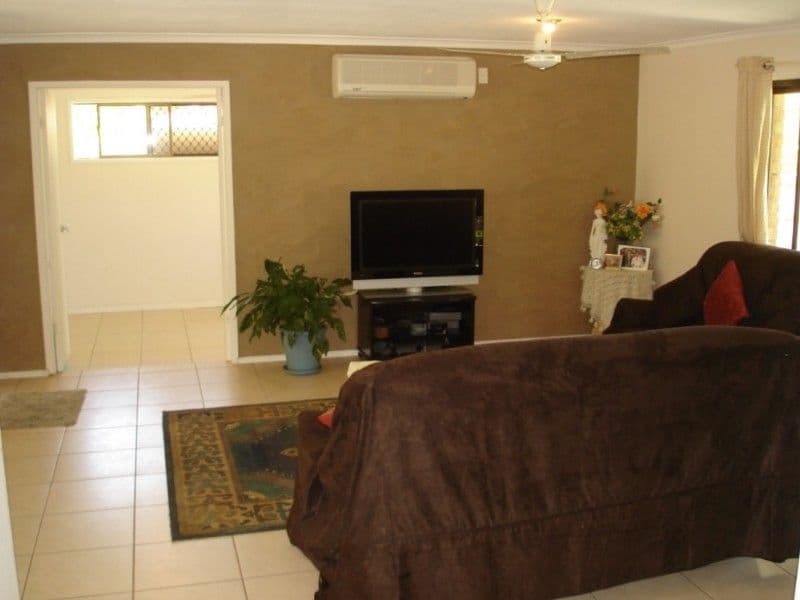 14 Marble Drive, CARRARA QLD 4211, Carrara - Thumbnail 3