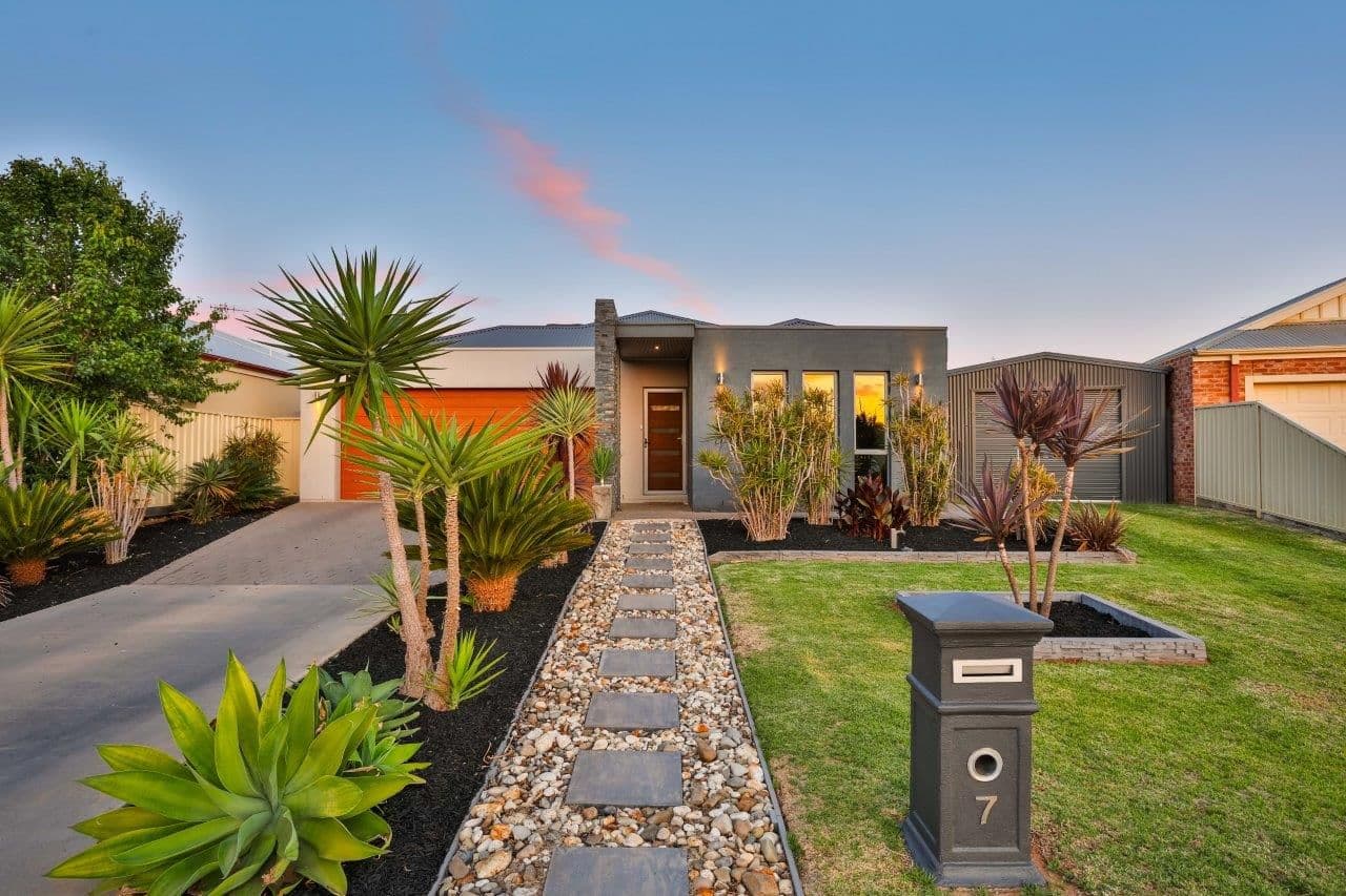 7 Ontario Park Drive, Mildura VIC 3500, Mildura - Thumbnail 2