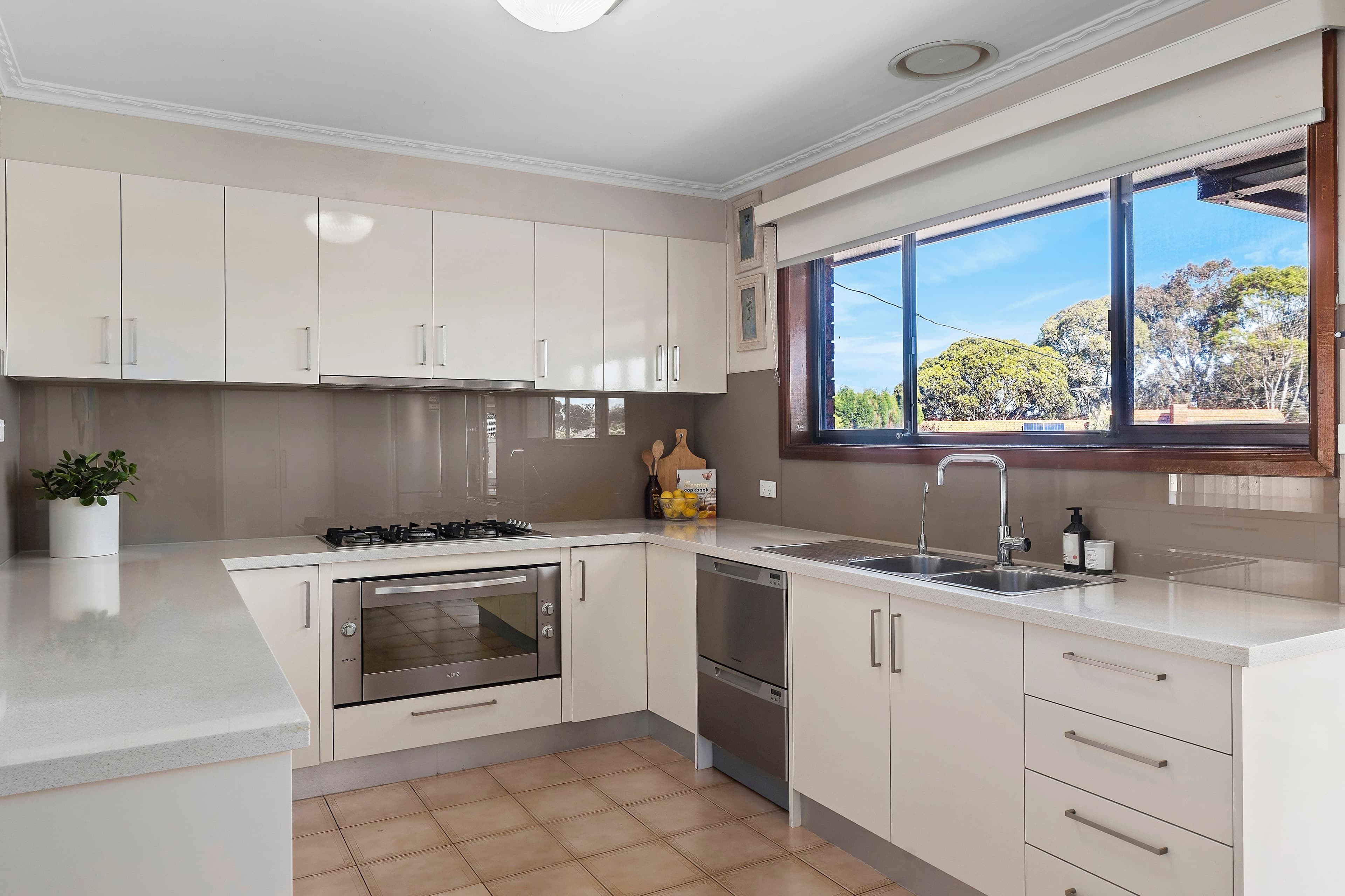 215 Main Street, Thomastown VIC 3074, Thomastown - Thumbnail 7