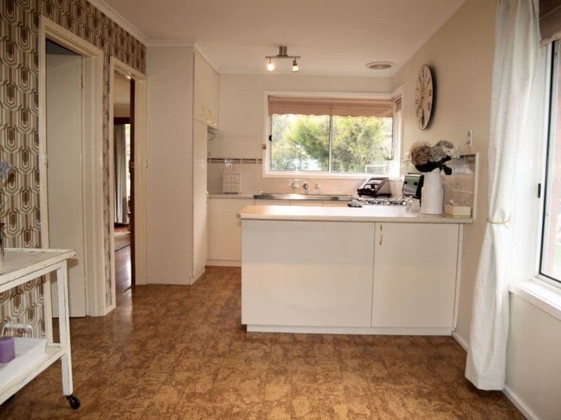 26 Russell Avenue, MOOROOLBARK VIC 3138, Mooroolbark - Thumbnail 3