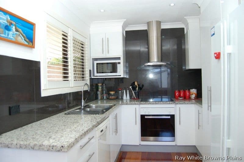 25 Bushmills Court, Hillcrest QLD 4118, Hillcrest - Thumbnail 2