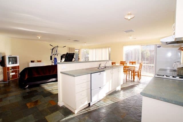17  Protea Court, HOPPERS CROSSING VIC 3029, Hoppers Crossing - Thumbnail 4