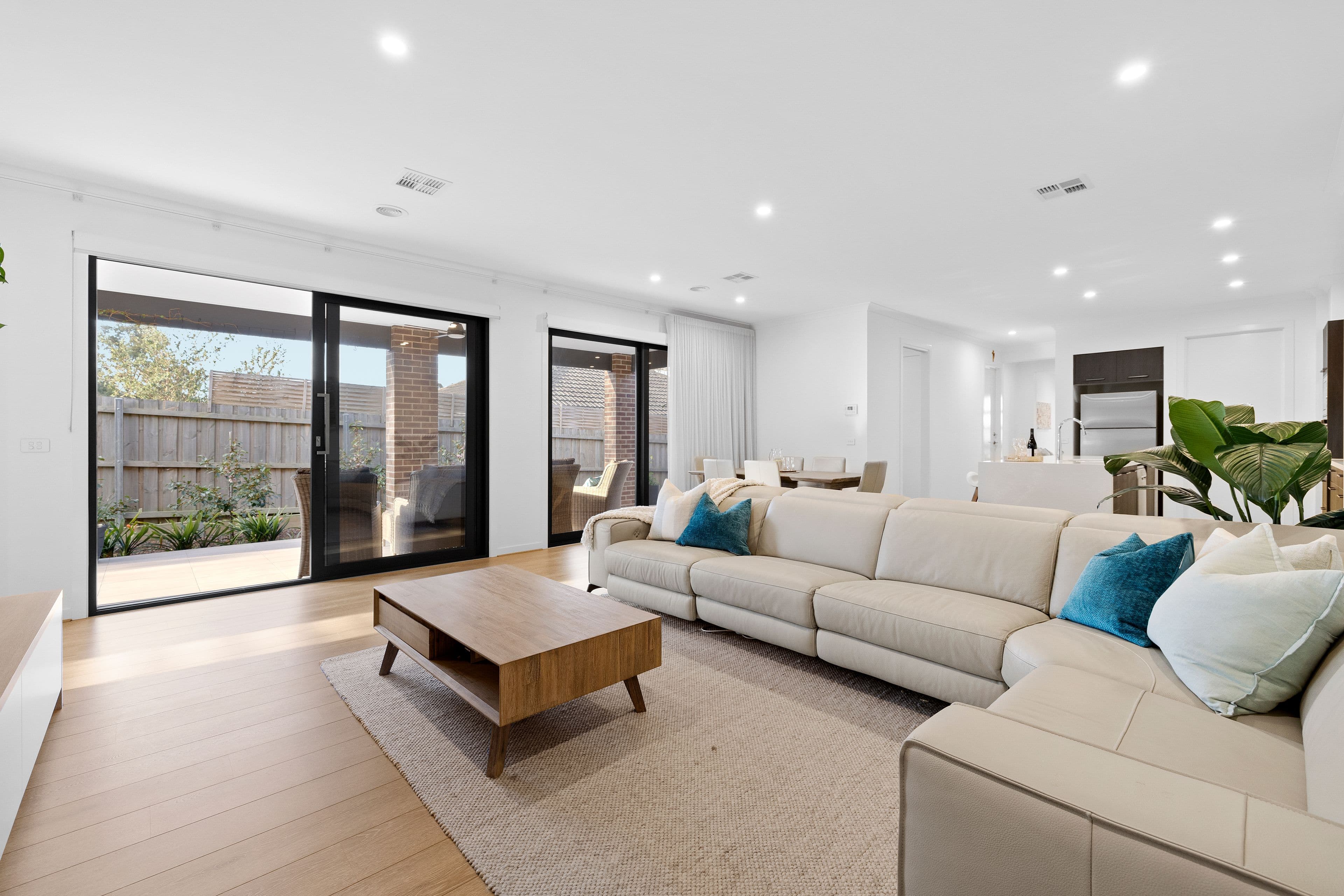 26 Norfolk Avenue, Wantirna South VIC 3152, Wantirna South - Thumbnail 2