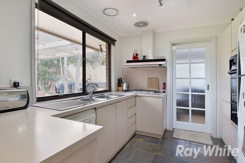 13 Homewood Close, FERNTREE GULLY VIC 3156, Ferntree Gully - Thumbnail 2
