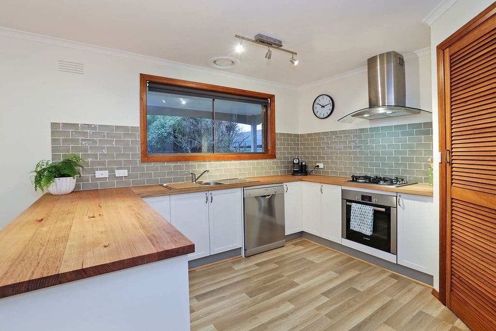 3 Fenland Court, Highton VIC 3216, Highton - Thumbnail 2