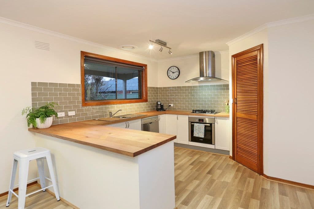 3 Fenland Court, Highton VIC 3216, Highton - Thumbnail 3