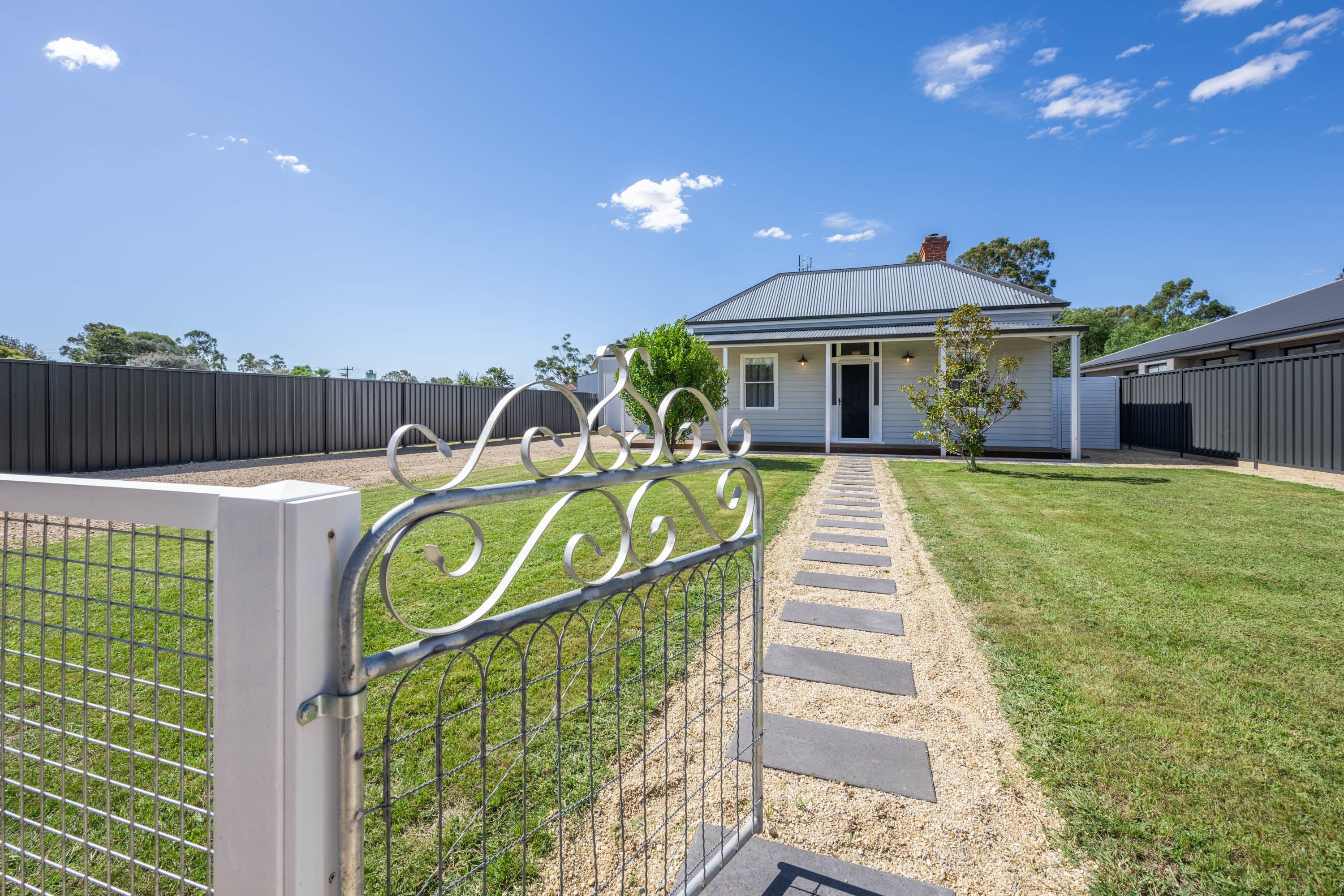 8 Sutherland Street, Euroa VIC 3666, Euroa - Thumbnail 2