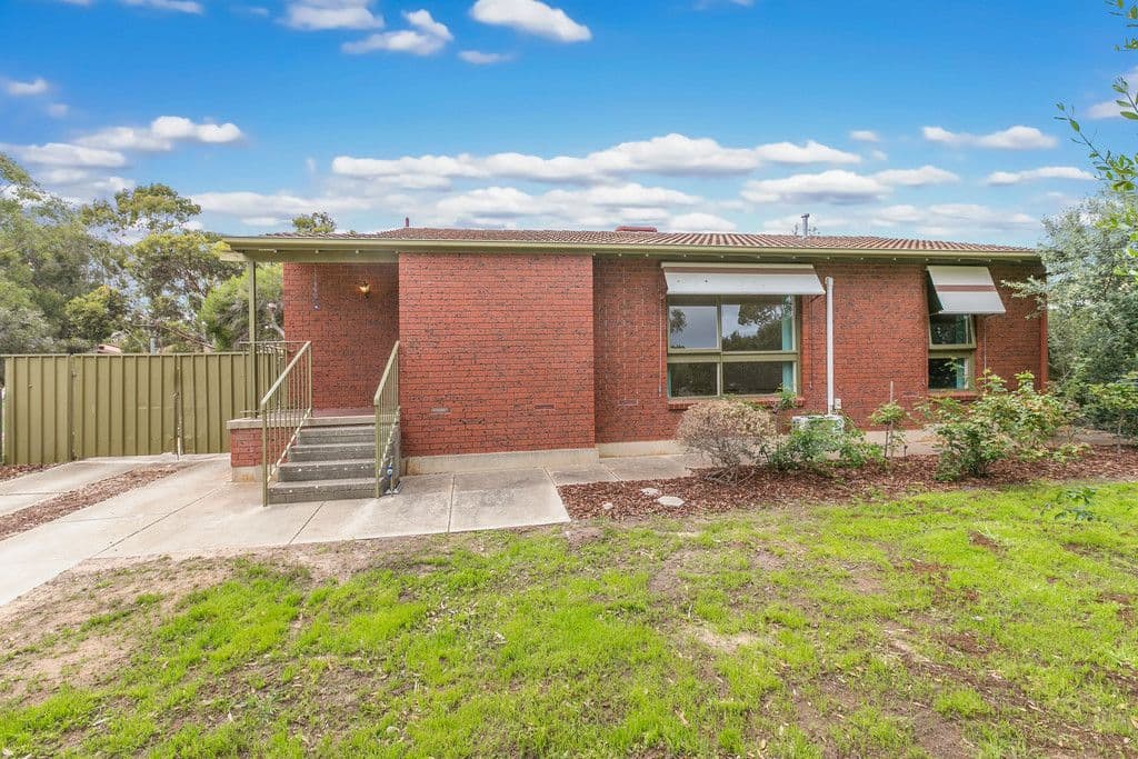 12 Simeon Crescent, Morphett Vale SA 5162, Morphett Vale - Thumbnail 2