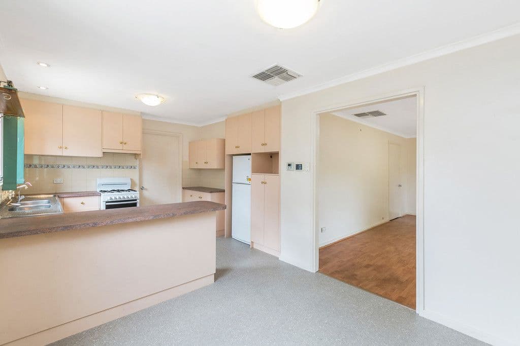 12 Simeon Crescent, Morphett Vale SA 5162, Morphett Vale - Thumbnail 8