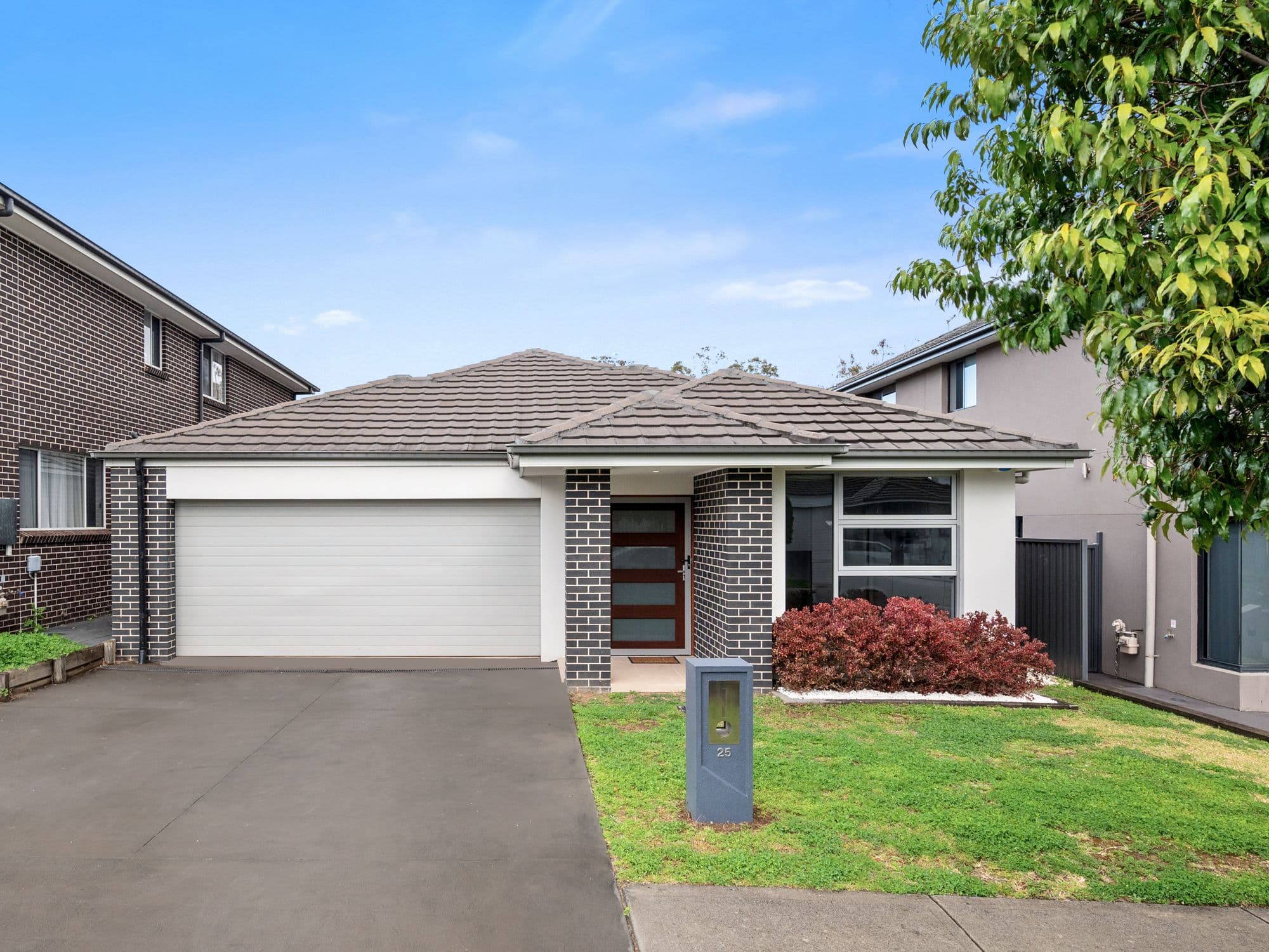 40 Edmondshaw Drive, Deer Park - Image 1