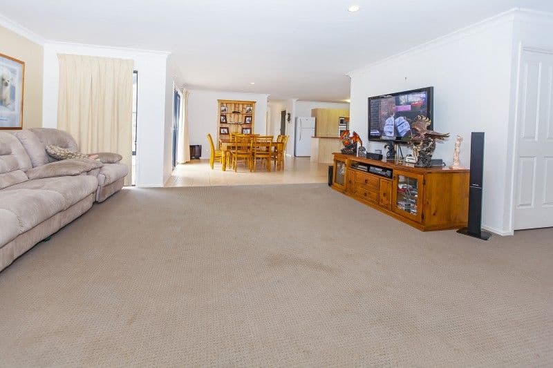 8 Bidford Street, Springfield QLD 4300, Springfield - Thumbnail 5