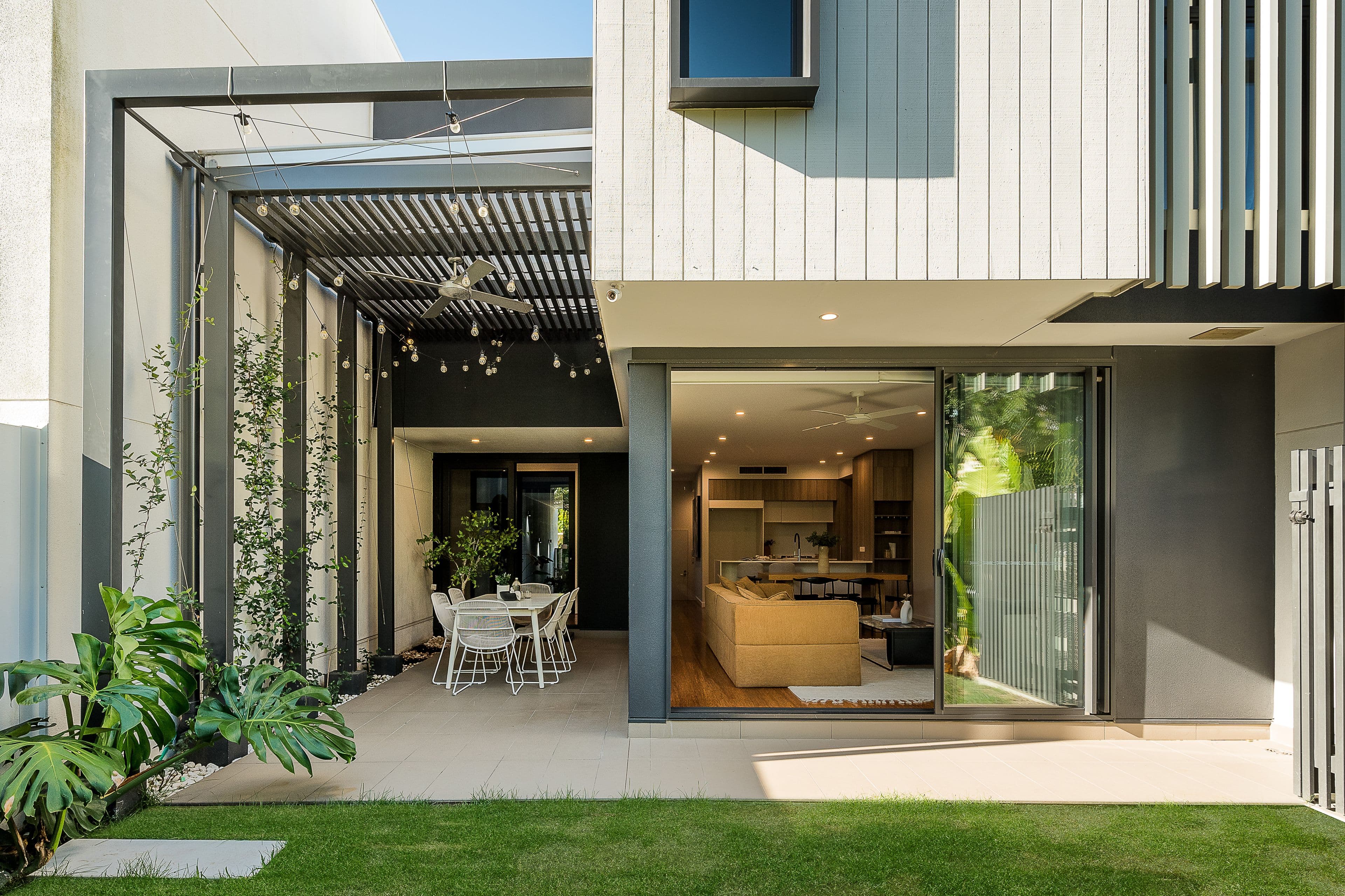12 Parkside Circuit, Hamilton QLD 4007, Hamilton - Image 1