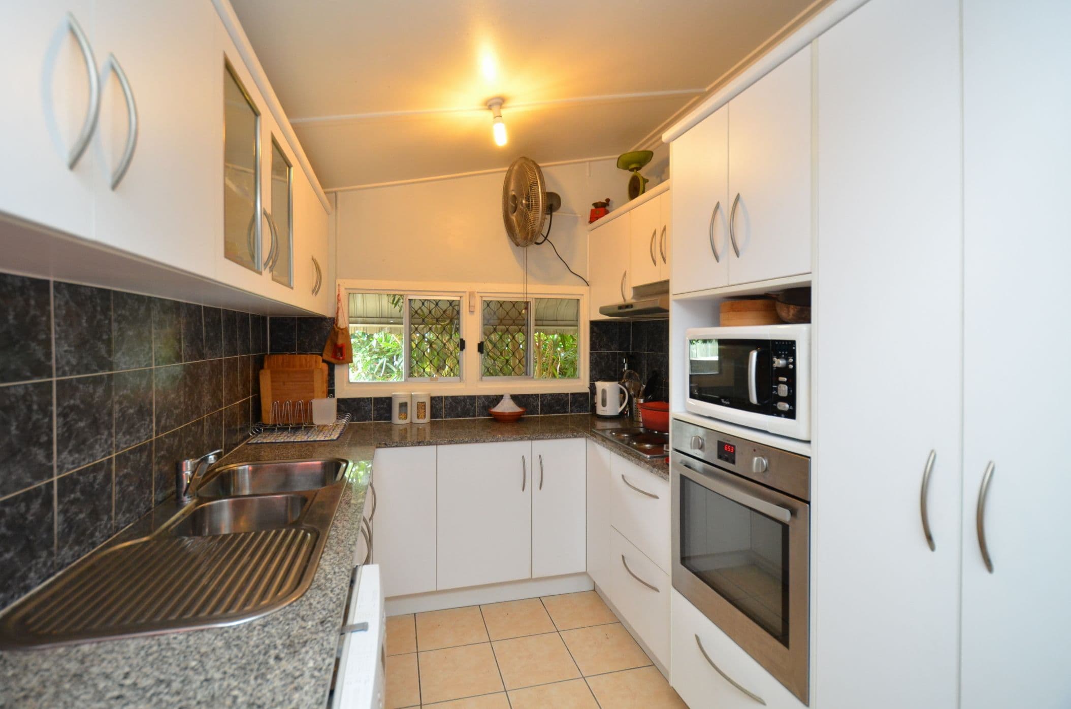 31 Gregory Street, North Ward QLD 4810, North Ward - Thumbnail 2