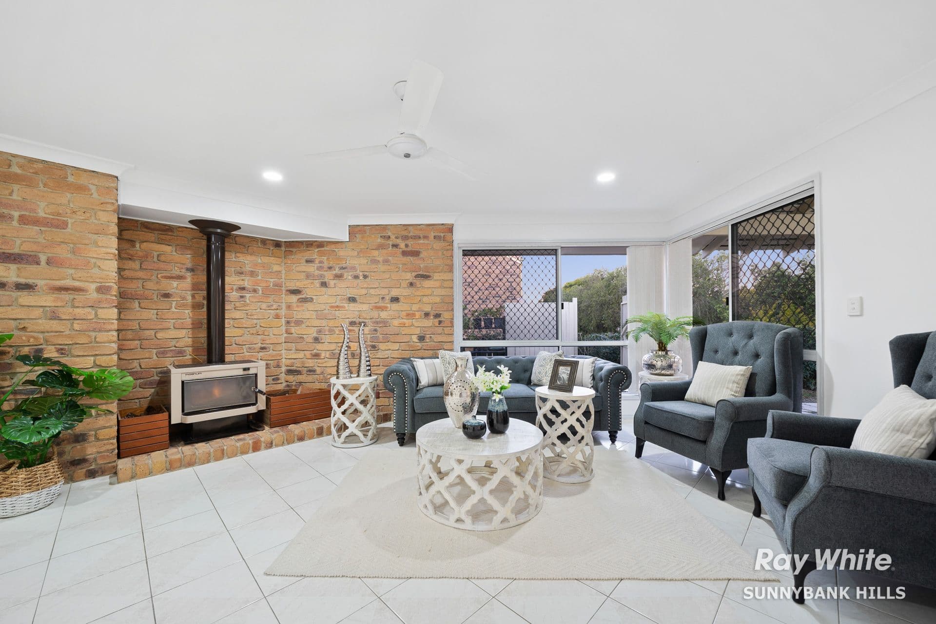 48 Alphitonia Crescent, Sunnybank Hills QLD 4109, Sunnybank Hills - Thumbnail 2